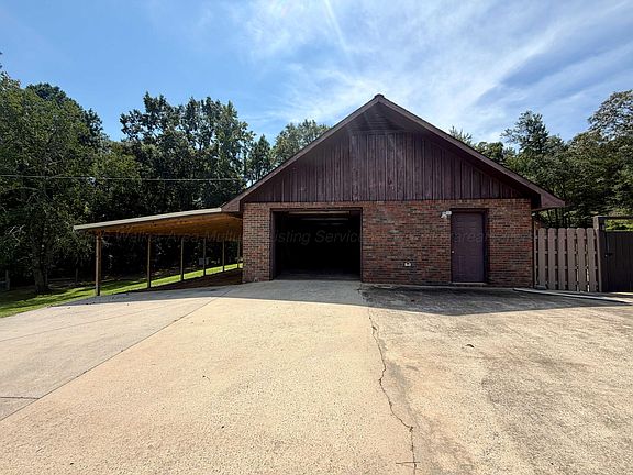 3rd image of 1362 Goddard Rd