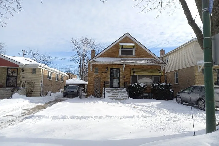 9541 S Charles St photo 1