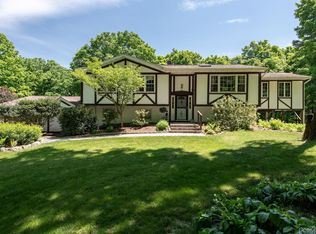 956 Pumpkin Lane, Clinton Corners, NY 12514