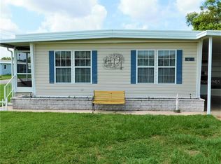 36735 Lakewood Dr, Zephyrhills, FL 33542