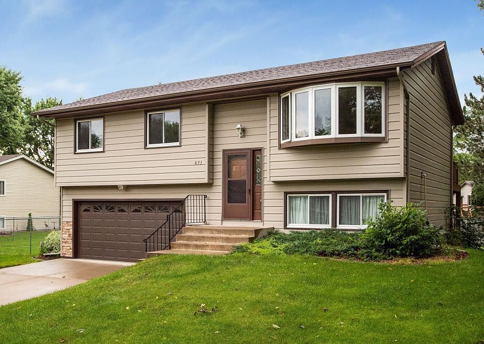 1st image of 873 96th Ln NE