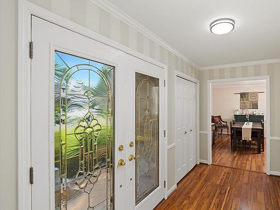 4th image of 102 Dogwood Dr