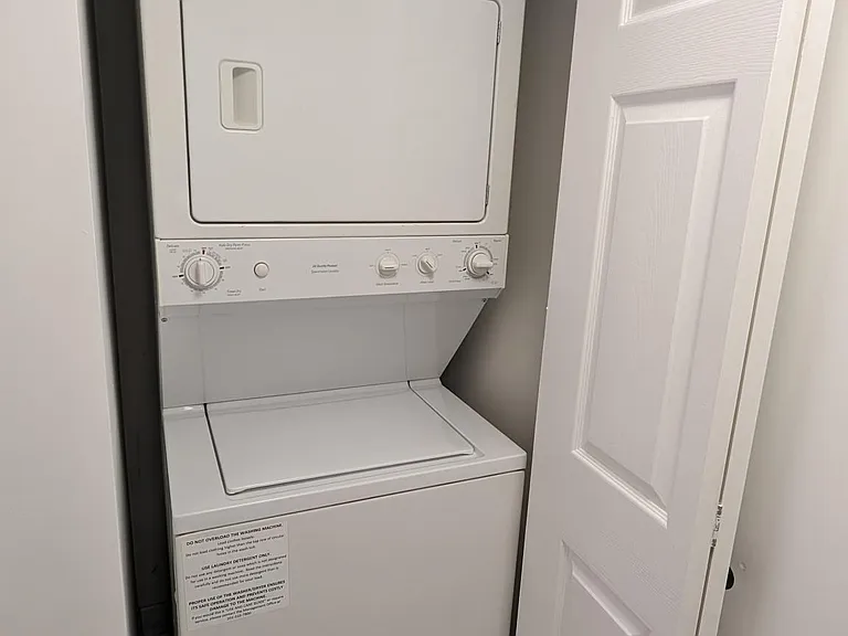 washer/Dryer in Unit