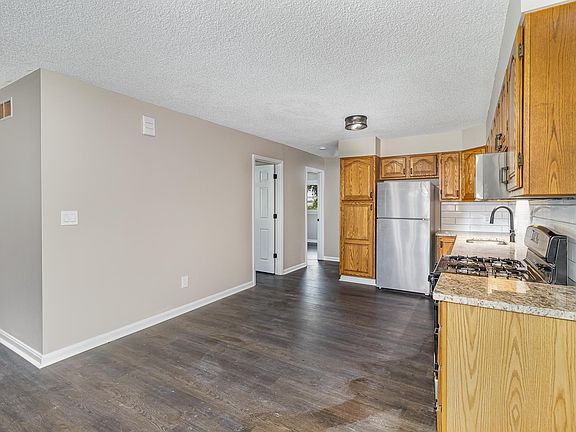 4th image of 6 Airview Dr Unit B