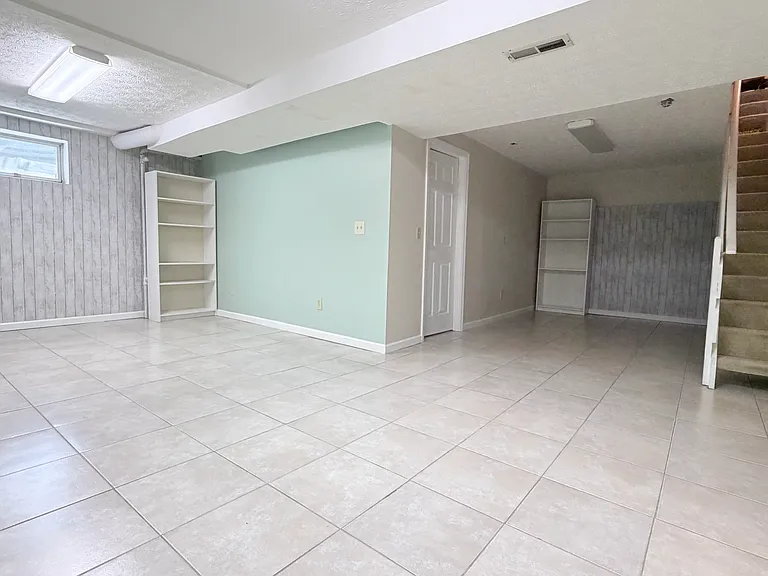 6112 Tarn Cir — Photo 39