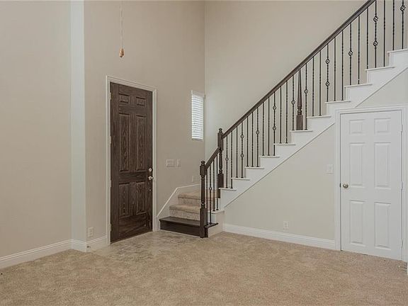 3rd image of 7208 Pebblecreek Dr