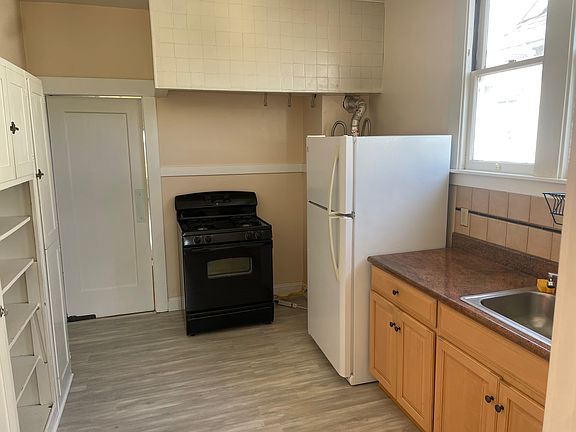 5th image of 4214 Gilbert St