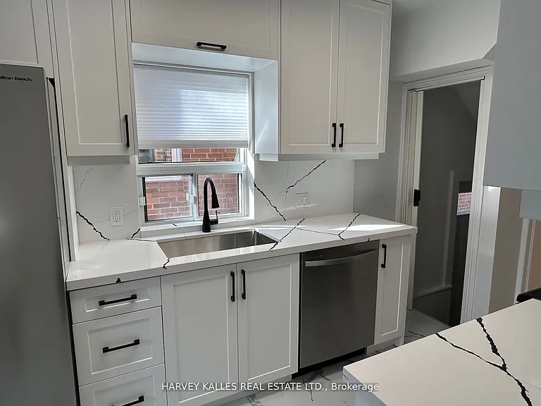207 Old Orchard Grv — Photo 6