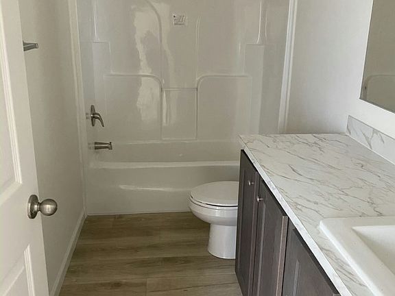 3rd image of 220 Dreamers Ln