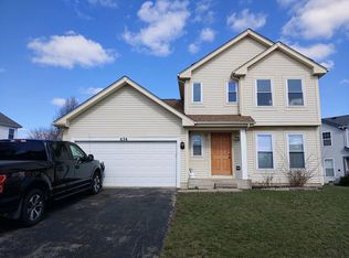 636 Maple Dr, Streamwood, IL 60107