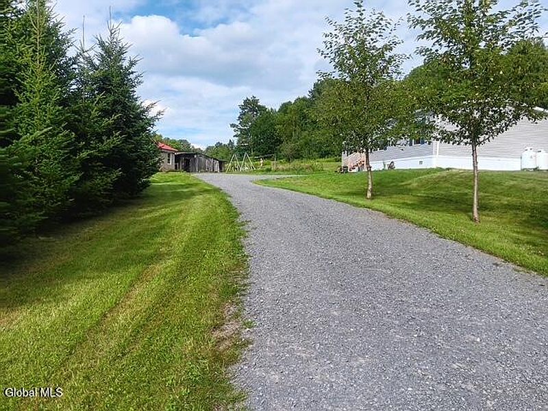 4th image of 498 Hill Road
