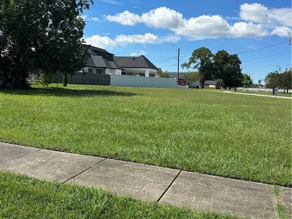 1913 Alexander Ave, Arabi, LA 70032