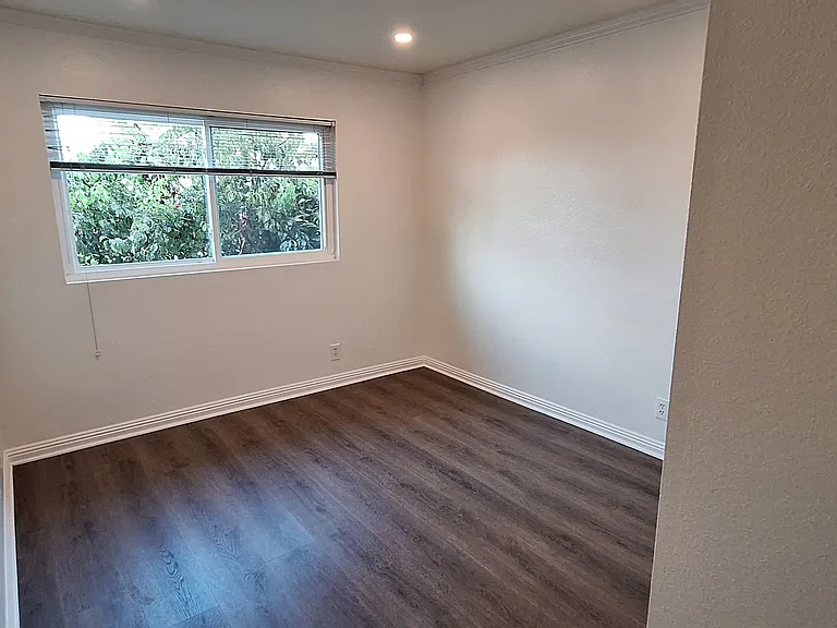 255 Green Moor Pl — Photo 12