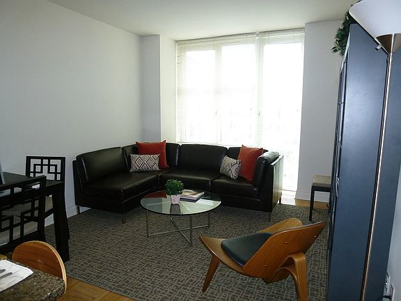 3rd image of 1510 Lexington Ave APT 17B