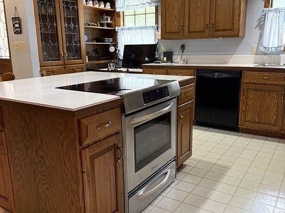 2nd image of 12 Roberts Ct