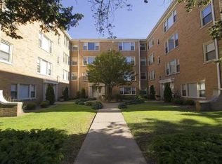 4619 Davis St APT 3E, Skokie, IL 60076