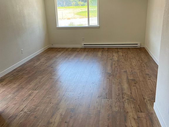 4th image of 1014 Horne Rd