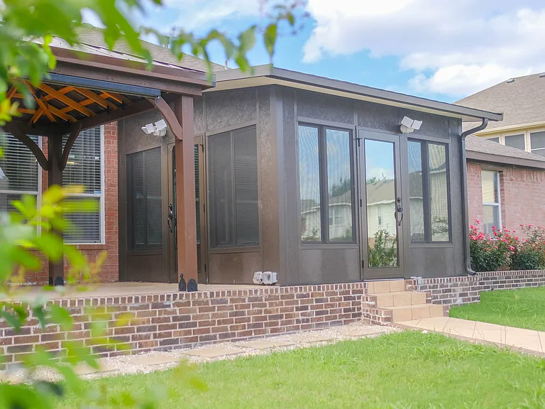 1806 Walnut Hills Ln — Photo 25