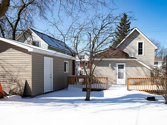 4th image of 396 John St #1
