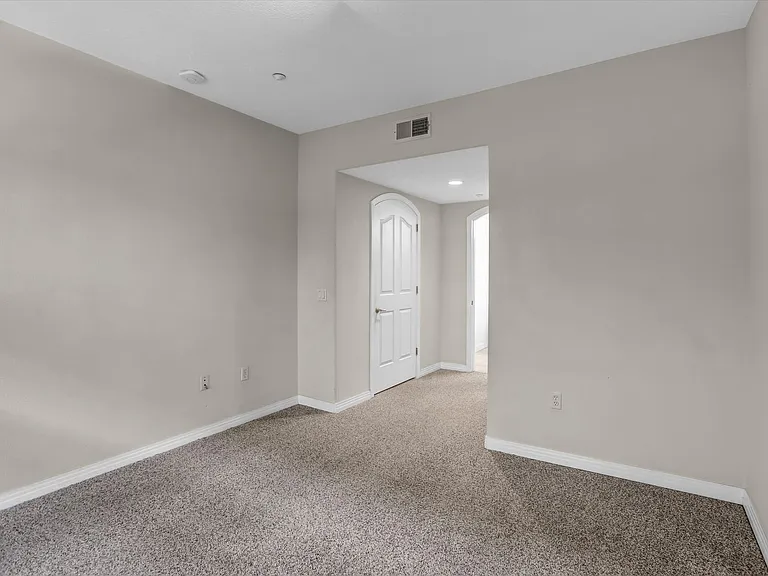 301 W G St #316 — Photo 17
