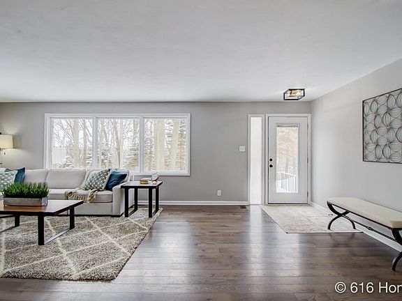 5th image of 166 Crescent Dr