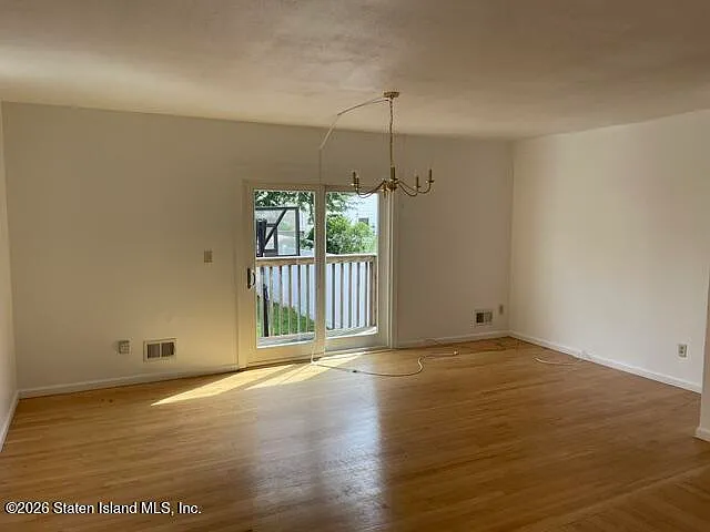 3 bed, 3.0 bath, 1632 sqft, $4,000 — Photo 2