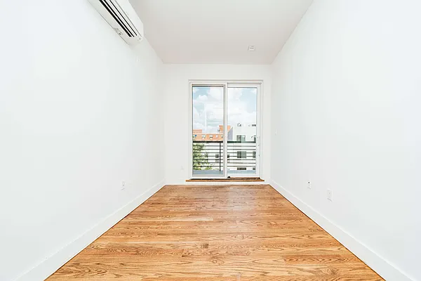 Rented by Nooklyn NYC LLC | media 44