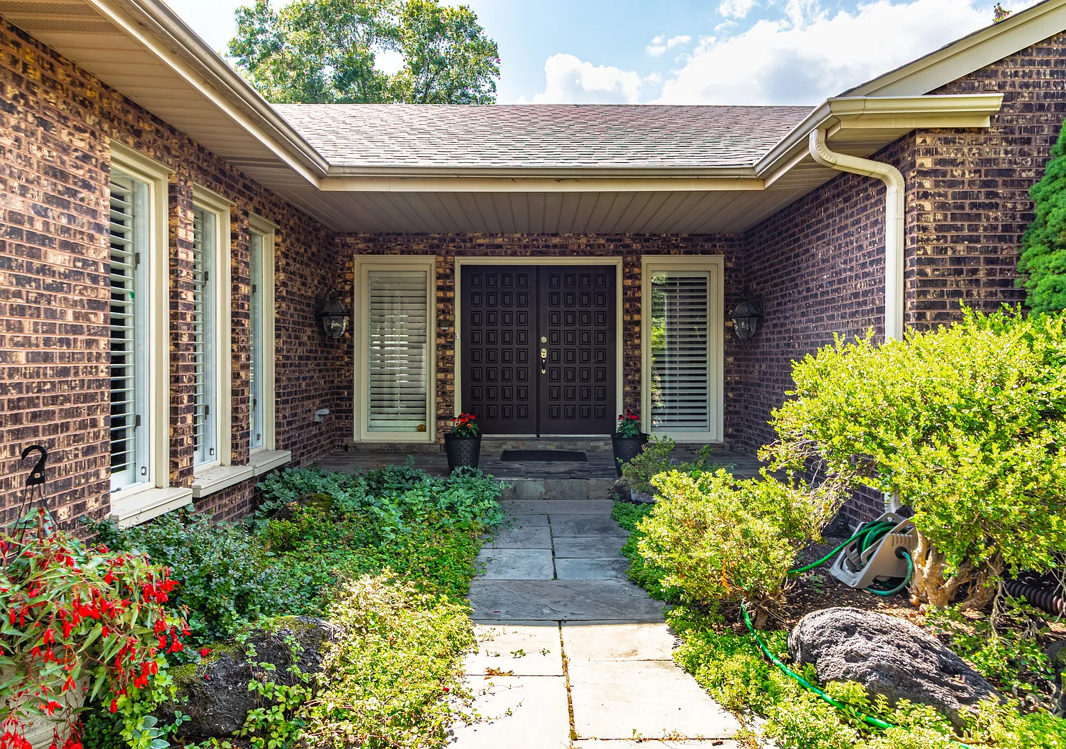 3 bed, 2.5 bath, 2633 sqft, $5,500 — Photo 3