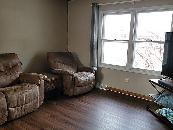 4th image of 537 Lake Ave