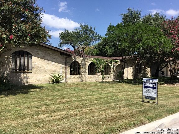 2nd image of 601 Moorside Dr