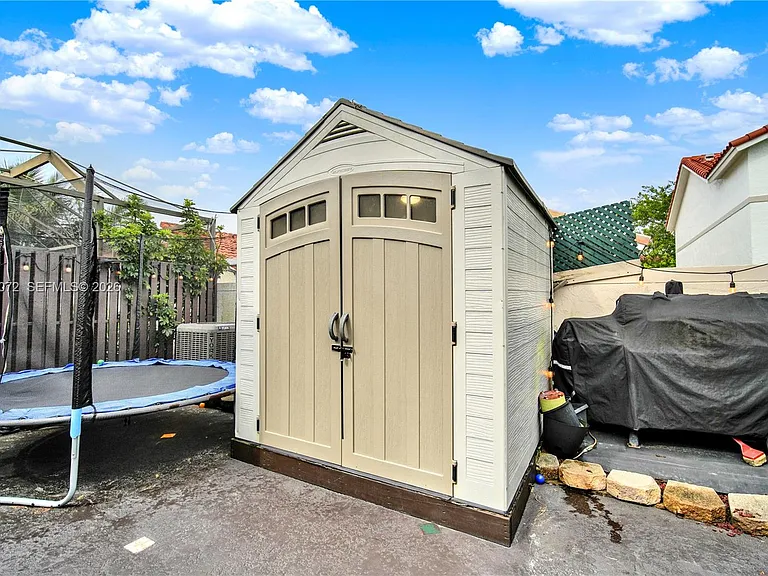 10044 SW 137th Pl — Photo 35