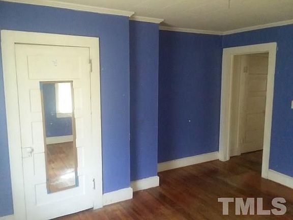 4th image of 213 Harris St