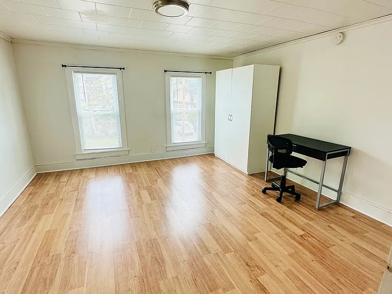 10 Garfield Ave #2 — Photo 8