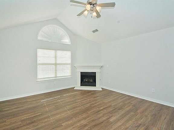 5th image of 2601 Marsh Ln Unit 102