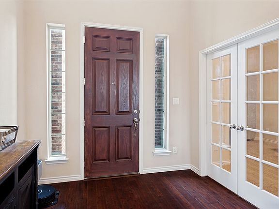 3rd image of 629 Peach Ln