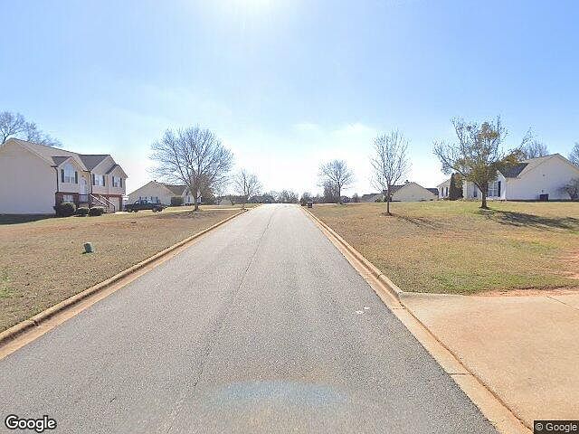 Exterior Neighborhood (street photo)