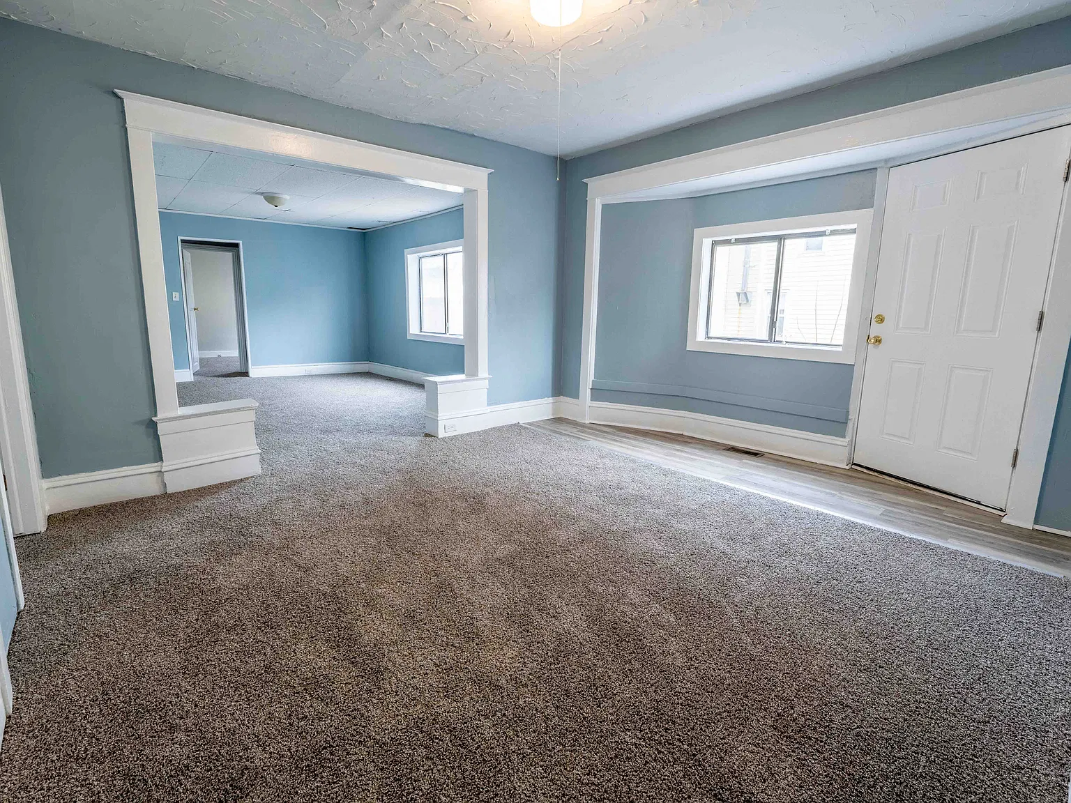 3 bed, 1000 sqft, $1,675 — Photo 1