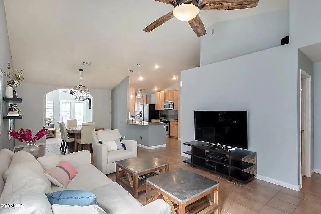 3 bed, 1848 sqft, $3,650 — Photo 4