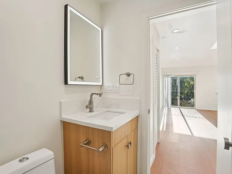 6162 Oak Crest Way — Photo 17