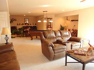 3rd image of 2102 Dickinson Ct