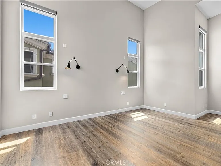 2415 Carnegie Ln #C — Photo 17