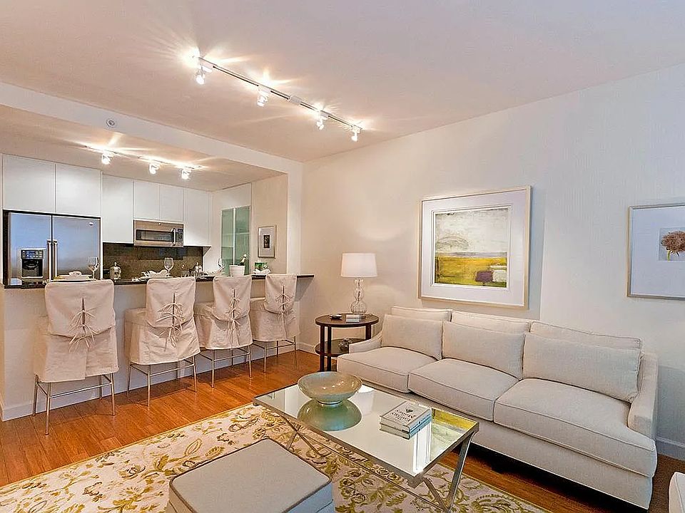 1st image of 330 W 39th St APT 25F