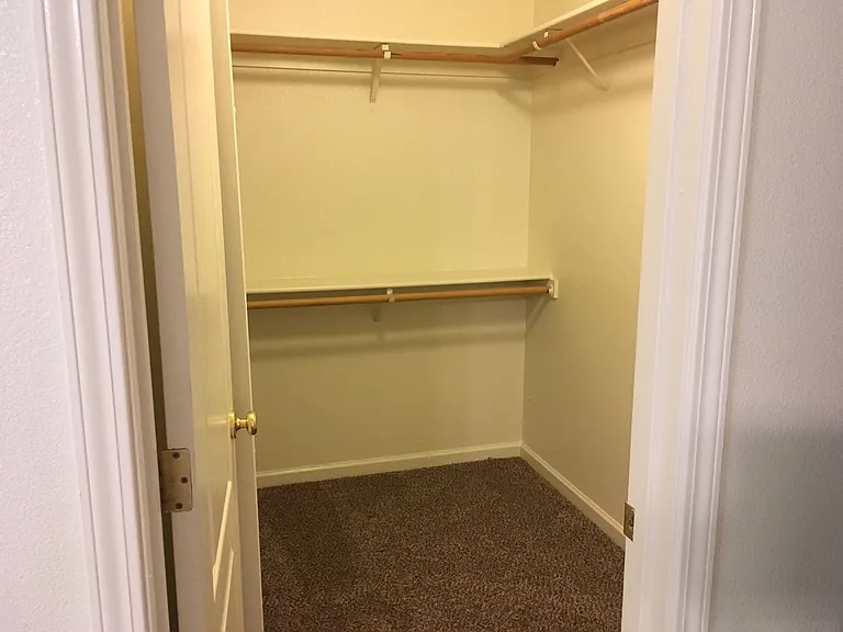 3210 Wandsworth Dr — Photo 11