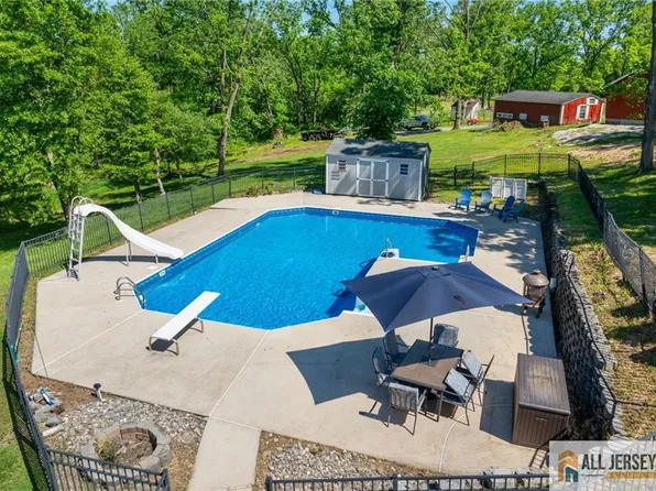 120 Old Clinton Rd, Flemington, NJ 08822