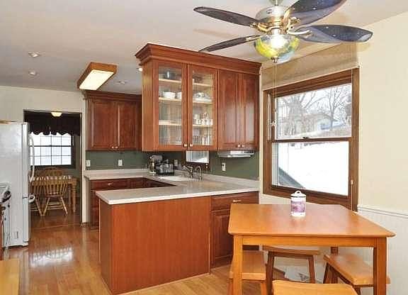 2nd image of 712 Cambridge Ave