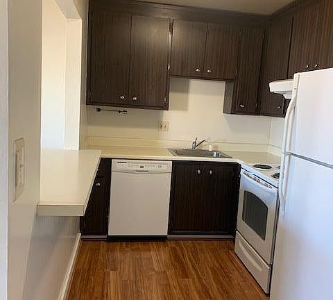 5th image of 1470 Laurel St