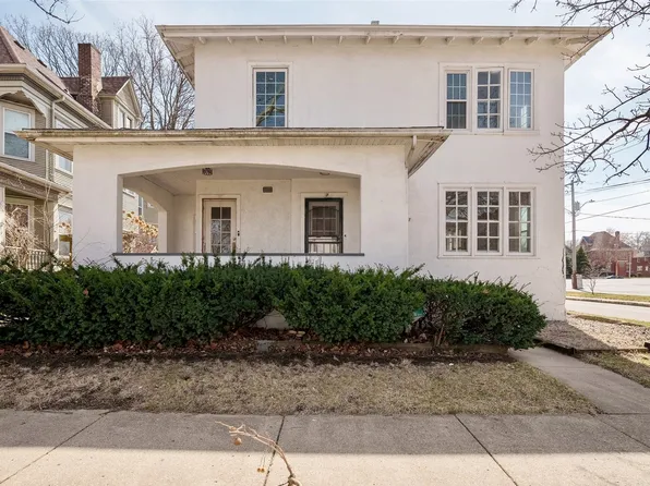 601 E Washington St, Bloomington, IL 61701