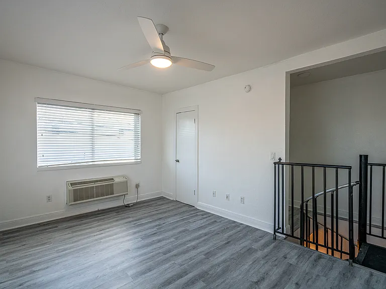 7315 Carlyle Ave #6 — Photo 15