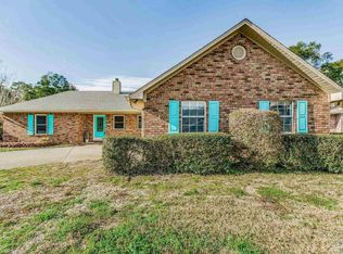6335 Summer Lakes Ln, Pensacola, FL 32504