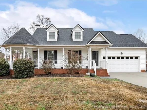 220 Waters Edge Dr, Erwin, NC 28339